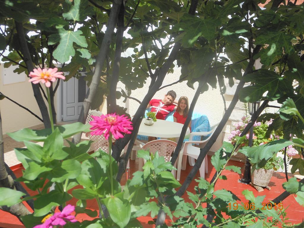 Lorena Rooms 리산 외부 사진